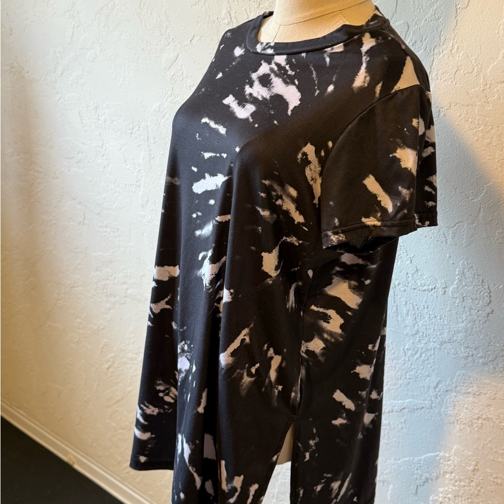 LuLaRoe Monochrome Tie-Dye Top